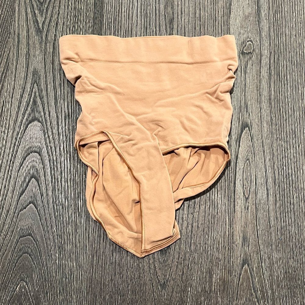 NWOT Skims Seamless Sculpt Mid Waist Briefs Cotton Gusset Shapewear Sand L/XL